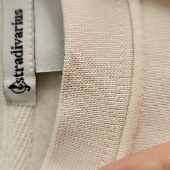 🐭Stradivarius🐭 Mickey Mouse Sweatshirt in cream, size M - Picture 7 of 9